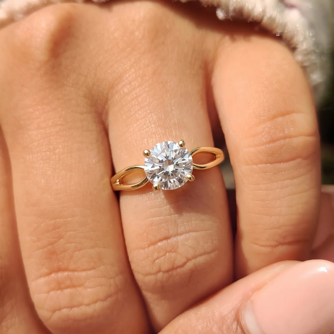OctaPearl 2 ct Round Lab Grown Diamond Split Shank Solitaire Engagement Ring
