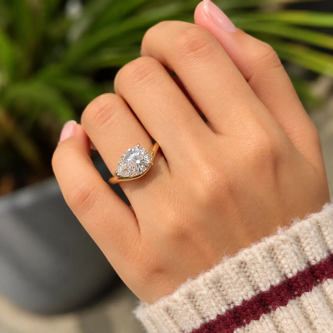 OctaPearl 1 ct Pear Cut Lab Grown Diamond Curved Solitaire Engagement Ring