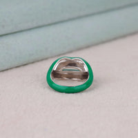 Hot Lips Green Enamel Ring – Lip Shape Statement Fashion Jewelry for All Genders