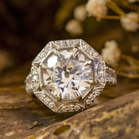 Vintage-Inspired Ascher-cut Moissanite Wedding Ring