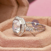 Vintage-Inspired Ascher-cut Moissanite Wedding Ring