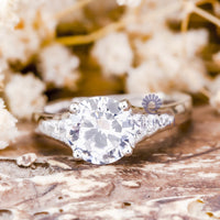 Round Cut Moissanite Engagement Ring