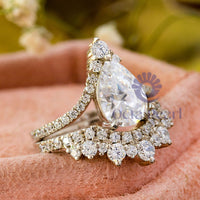 Pear Cut Moissanite Chevron Curved Bridal Ring Set