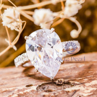 Pear & Round Moissanite Engagement Ring For Women