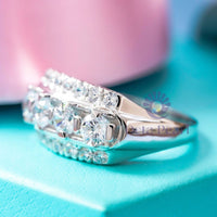 Brilliant Round Moissanite Engagement Rings For Women
