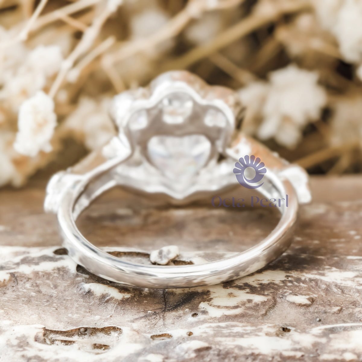 Heart And Round Cut CZ Stone Hand Holding Heart Claddagh Wedding