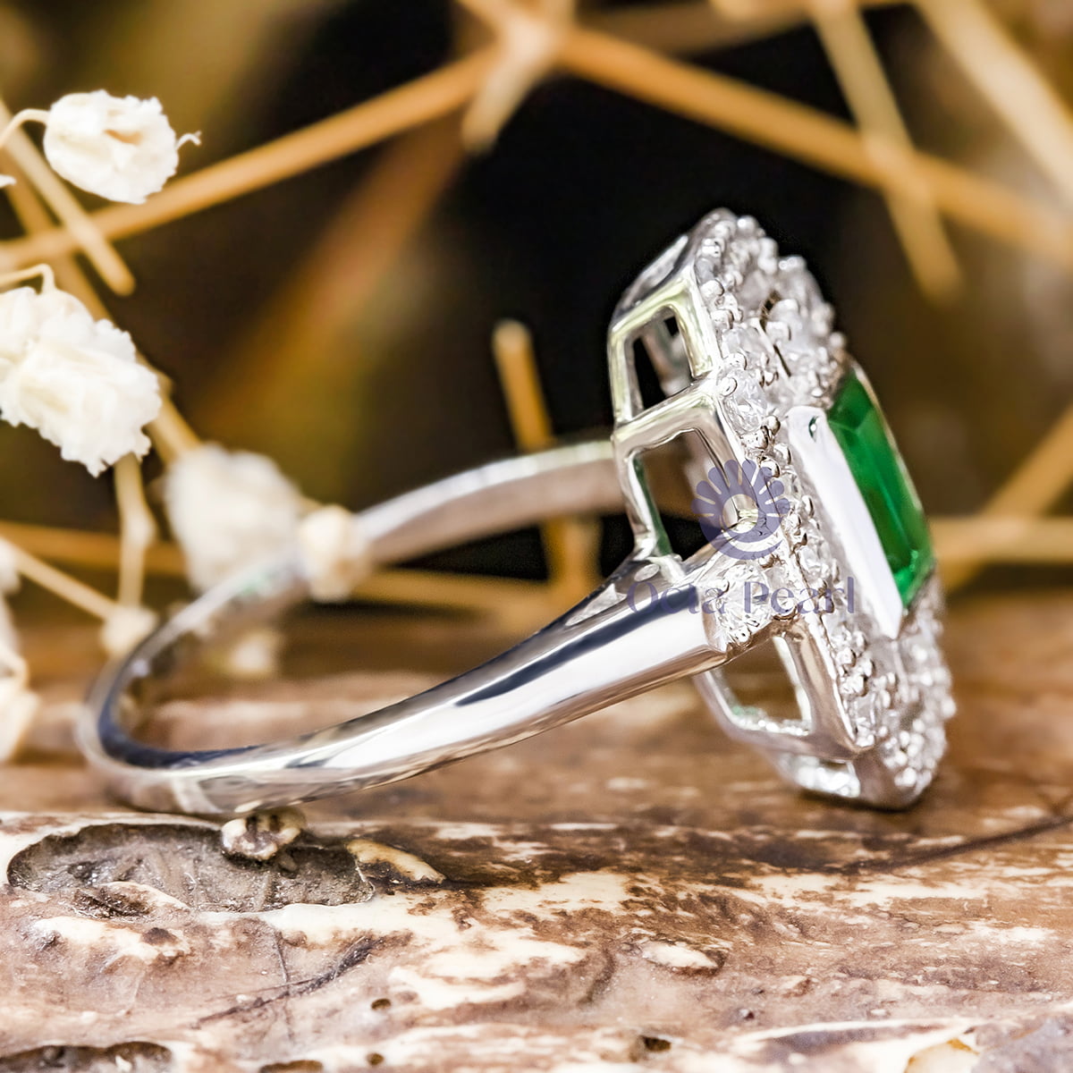 Green Emerald & Round Cut CZ Stone Vintage Art Deco Wedding Bridal Ring (1 1/2 TCW)