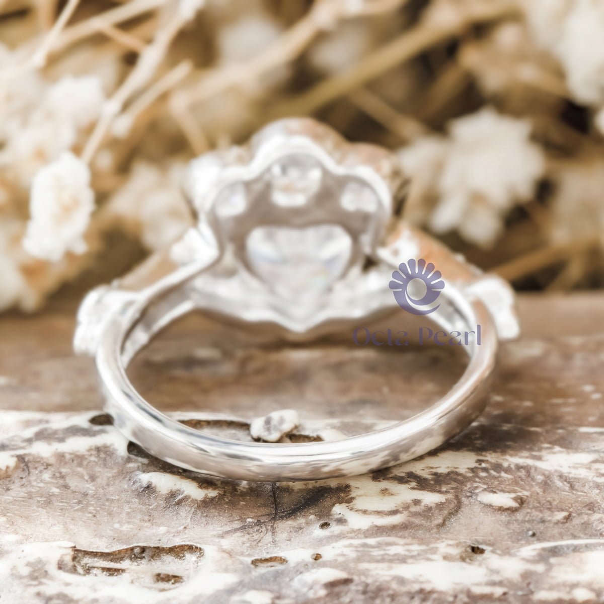 Heart And Round Cut CZ Stone Hand Holding Heart Claddagh Wedding Anniversary Gift Ring