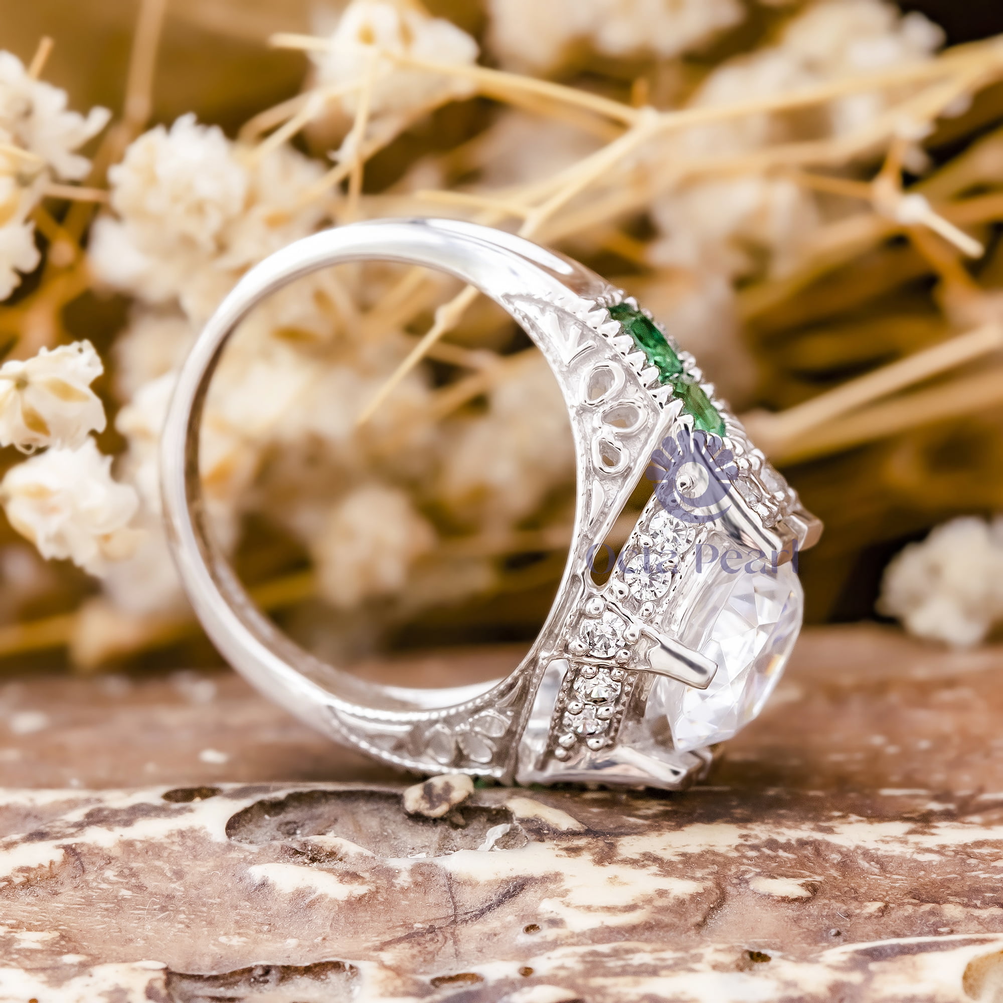 Round Or Green Baguette Cut CZ Stone Vintage Art Deco Wedding Ring For Women