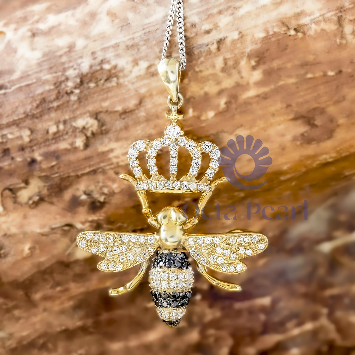 Black & White Round Cut CZ Stone Queen Bee Crown Bumblebee Charm Pendant For Men & Women