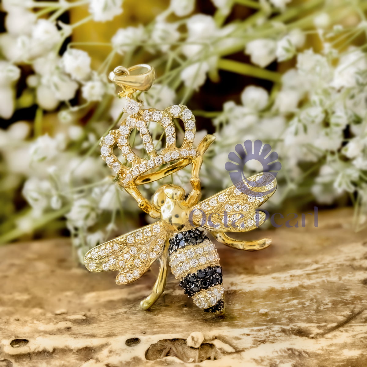 Black & White Round Cut CZ Stone Queen Bee Crown Bumblebee Charm Pendant For Men & Women