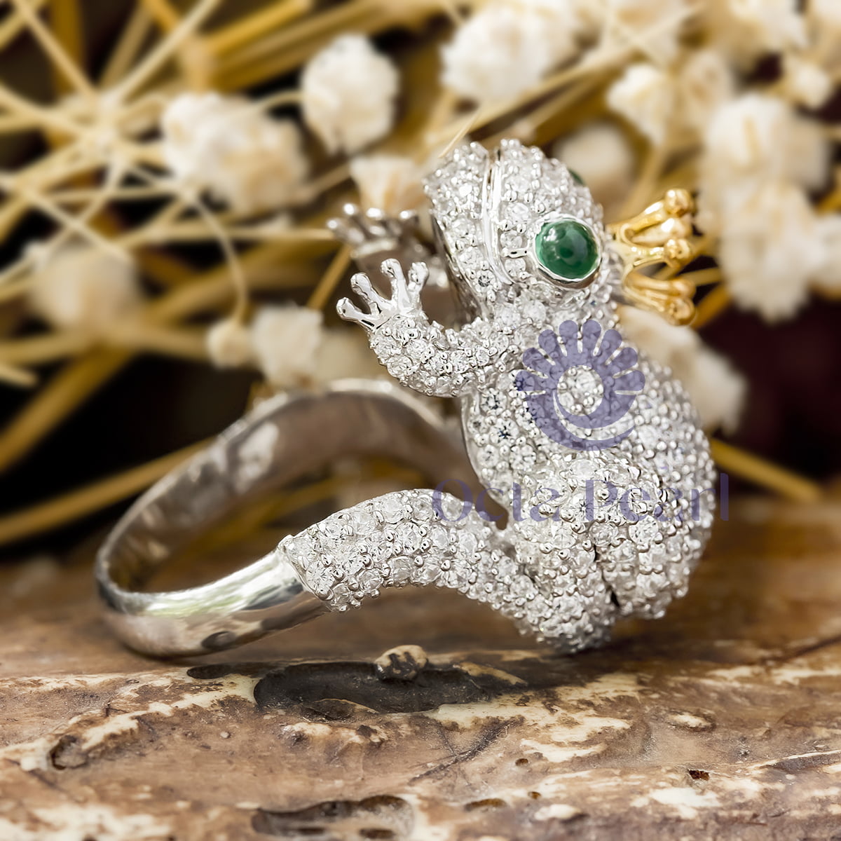 Round Cut CZ Stone Green Eye Queen Frog Cocktail Ring For Any Occasion (3 1/2 TCW)