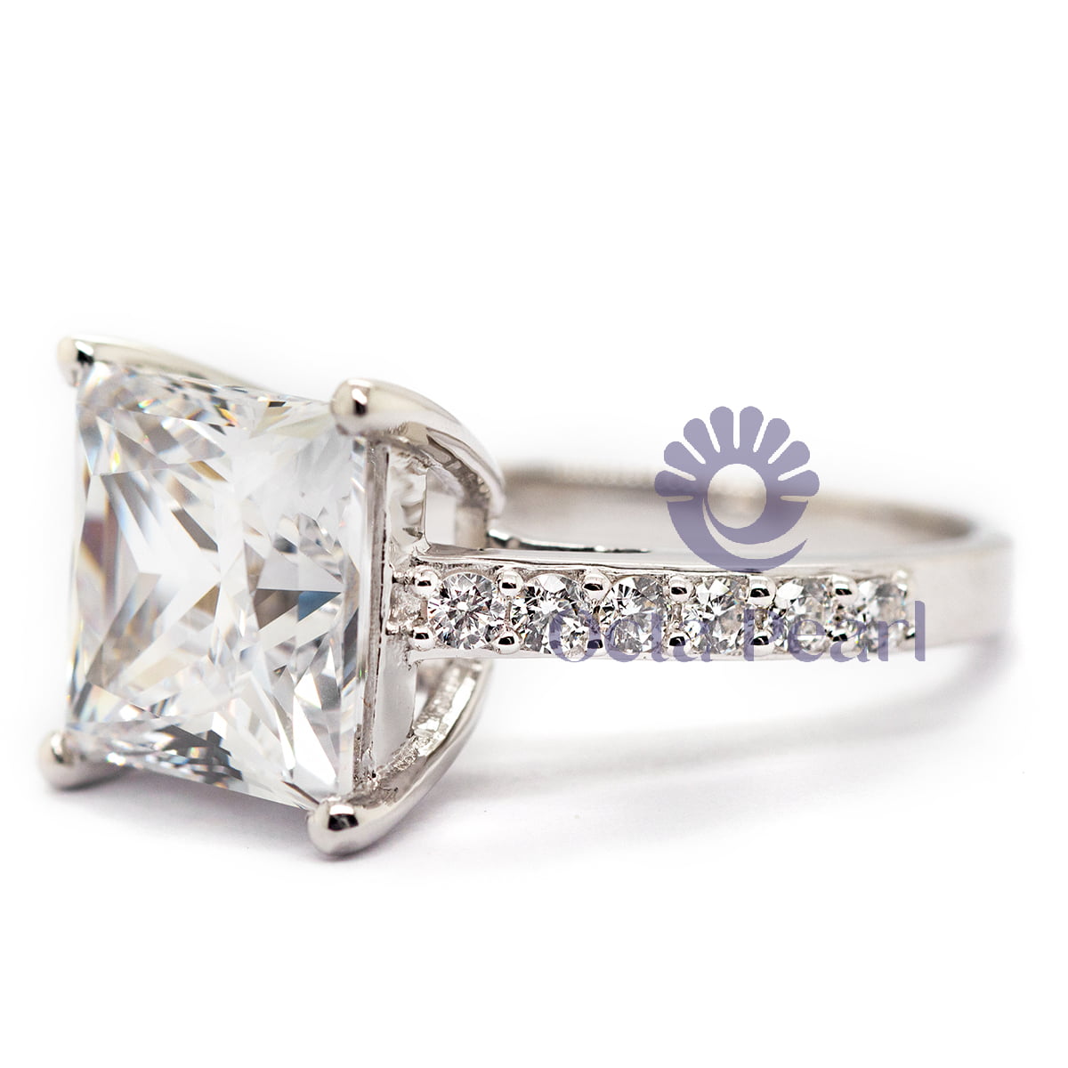 Delightful Princess & Round Cut Moissanite Solitaire With Accents Ring (6 1/25 TCW)