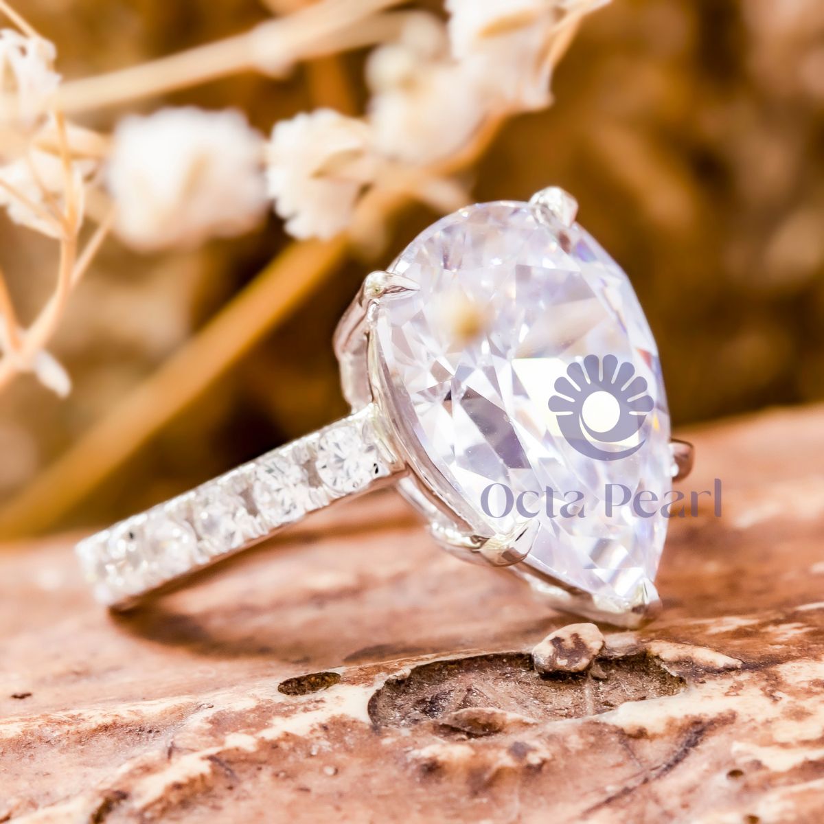 Pear & Round Moissanite Engagement Ring For Women