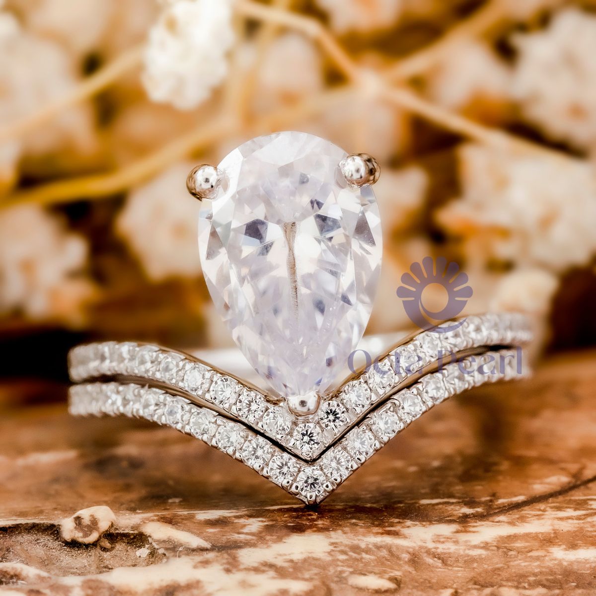 Pear Moissanite Chevron V Shape Bridal Ring Set